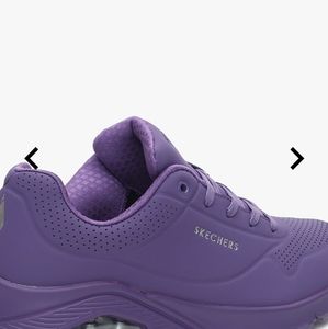 Sketchers sneakers